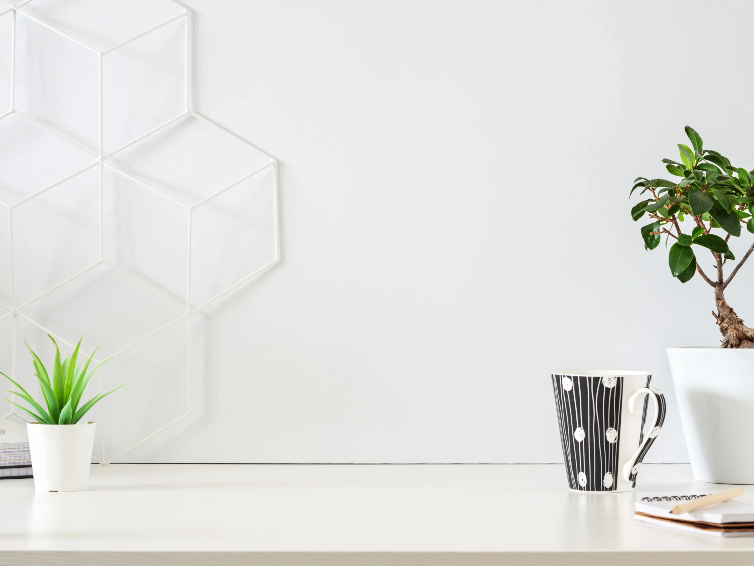 Schludne przyjazne biurko.